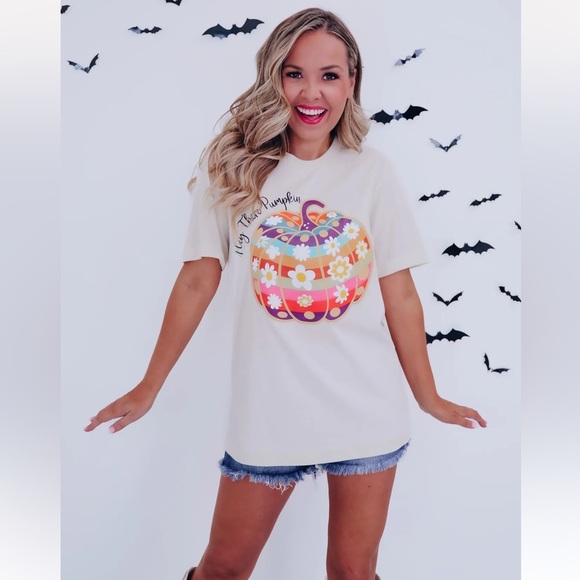 Bella Canvas "HEY THERE PUMPKIN" GRAPHIC TEE/T-SHIRT | Color: Cream | NEW/NWT🎃 - Picture 1 of 5